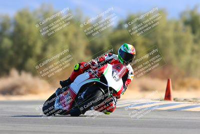 media/Jan-08-2022-SoCal Trackdays (Sat) [[1ec2777125]]/Turn 7 (1035am)/